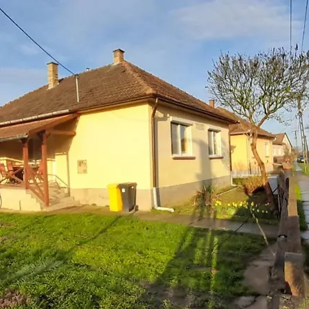 Oeregakac Vendeghaz *